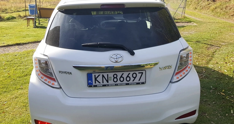 Toyota Yaris cena 40500 przebieg: 63200, rok produkcji 2013 z Szlichtyngowa małe 106